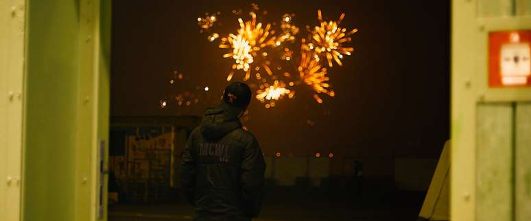 Cena dos fogos de artifício em comemoração ao Ano Novo, em &#039;Aeroporto Central&#039;