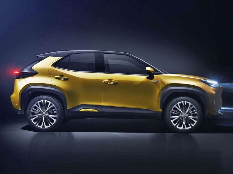 O Yaris Cross tem caixas de rodas bem marcantes e balan&ccedil;o traseiro curt&iacute;ssimo.