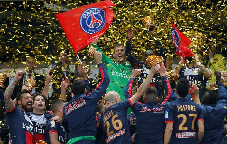 Jogadores do PSG comemoram conquista da Copa da Liga francesa de 2014
19/04/2014
REUTERS/Benoit Tessier
