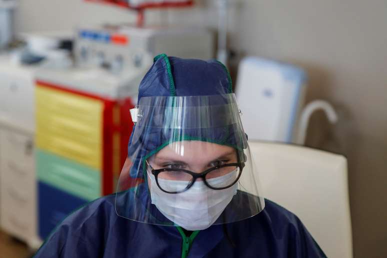 Especialista médica em laboratórios nos arredores de Moscou
24/04/2020 REUTERS/Maxim Shemetov