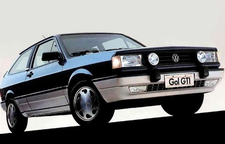 O Gol GTI estreou a injeção eletrônica e tinha um motor 2.0 de 120 cv.