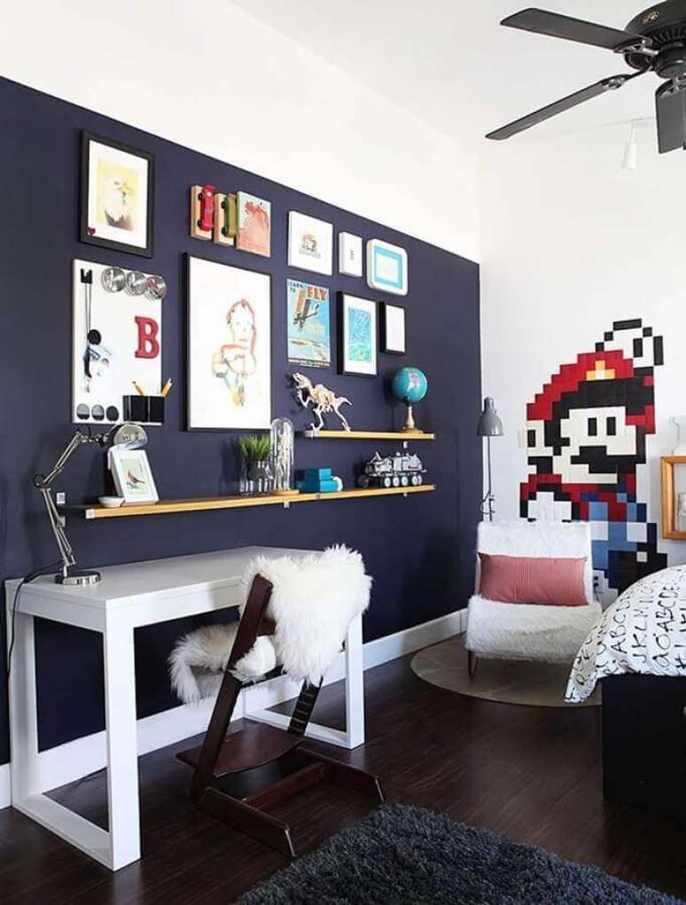 75. Quadros para quarto gamer decorado com adesivo do Super Mário – Foto: Home Fashion Trend