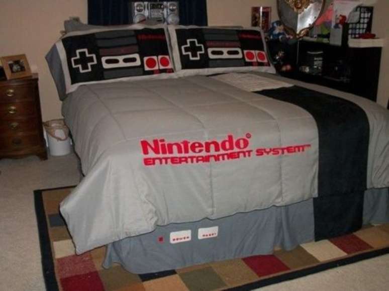 9. Quarto de gamer com cama inspirada no Nintendo NES Classic Edition