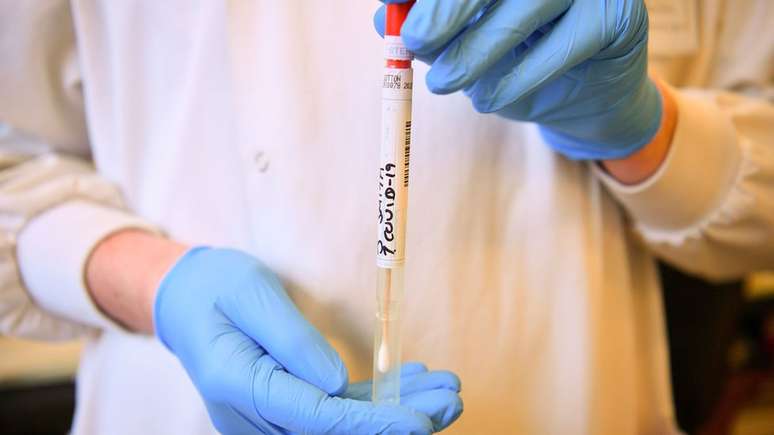 Covid-19 j&aacute; matou mais de 200 mil pessoas no mundo