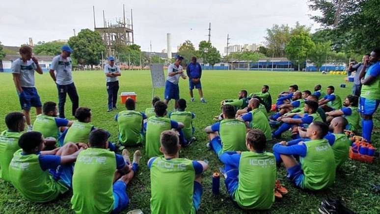 Santo André encara dificuldades para remontar o elenco