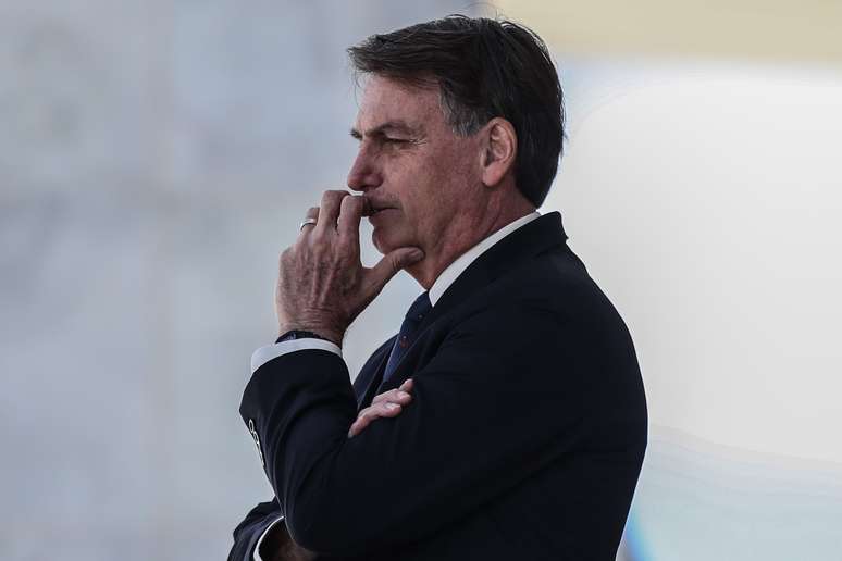 Bolsonaro aumenta lista de serviços essenciais e inclui mecânicos e start-ups