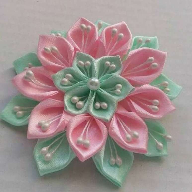 17. Combinar diferentes cores traz um resultado lindo &ndash; Foto: Revista Artesanato