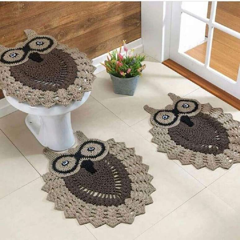 7. Decora&ccedil;&atilde;o com jogo de banheiro de coruja marrom de croch&ecirc; &ndash; Foto: La Manda Boutique