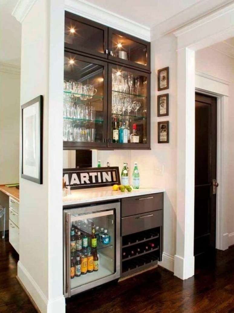 17. Reserve um cantinho especial para montar seu home bar. Fonte: Pinterest