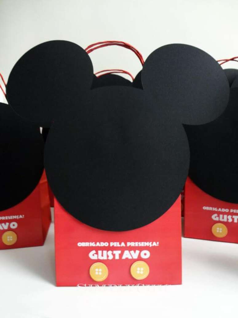 57. Saquinho surpresa mickey decorado &ndash; Via: Pinterest
