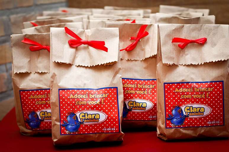 Saquinho surpresa galinha pintadinha