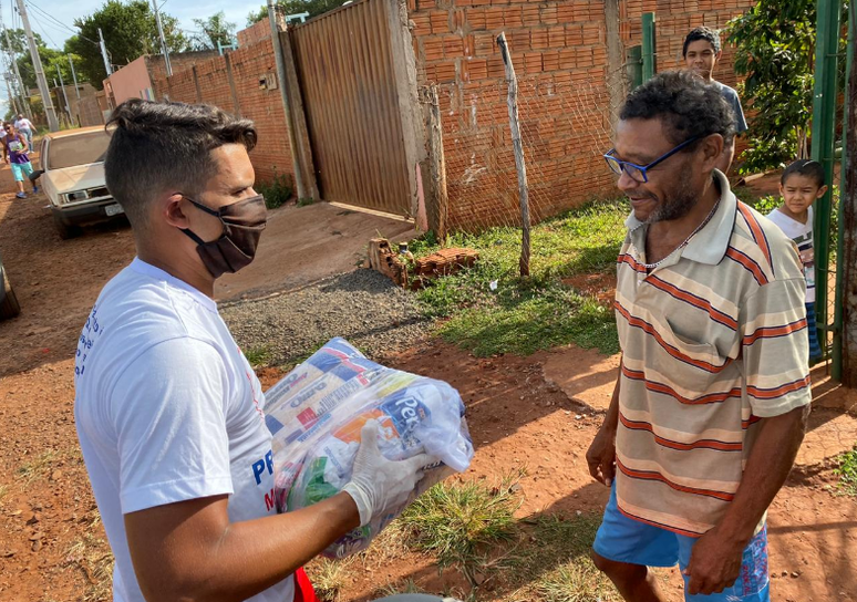 Lateral do Cruzeiro faz doações no Mato Grosso do Sul (Foto: Divulgação)