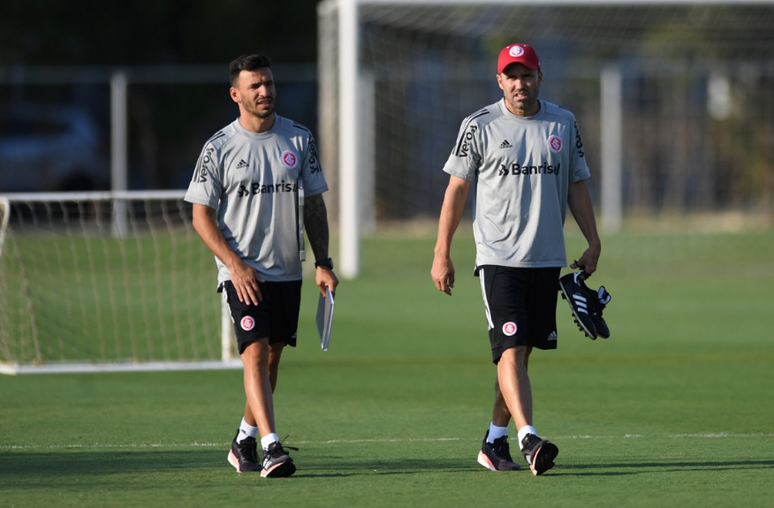 Coudet e comissão técnica se reapresentam na segunda-feira (Foto: Divulgação/Internacional)