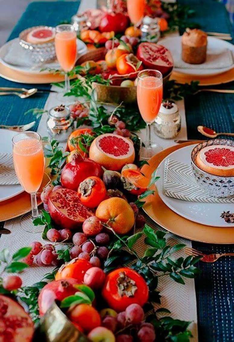 55. Centro de mesa com frutas da esta&ccedil;&atilde;o &ndash; Via: Casa da Valentina