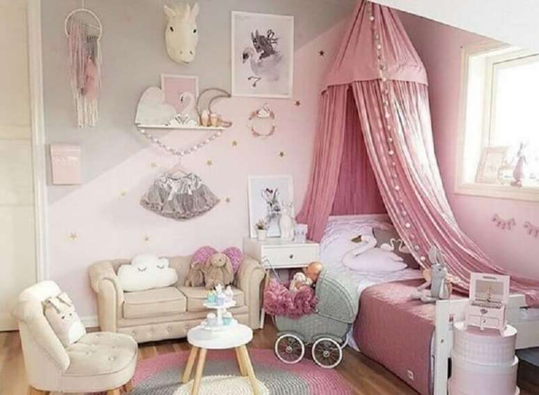 23. Decoração linda para quarto de menina de unicórnio com dossel rosa – Foto: Toda Atual