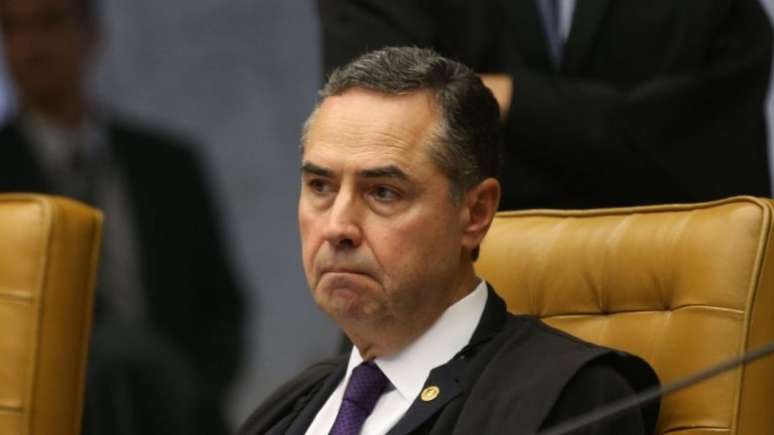 Posição comum entre ministros do TSE é não prorrogar mandatos de prefeitos, diz Barroso
