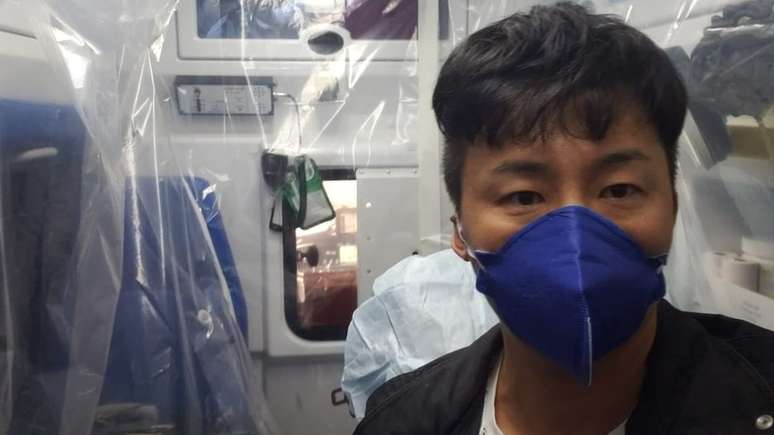 Uma ambulância chegou à casa de Ho em 30 minutos após ele receber o resultado