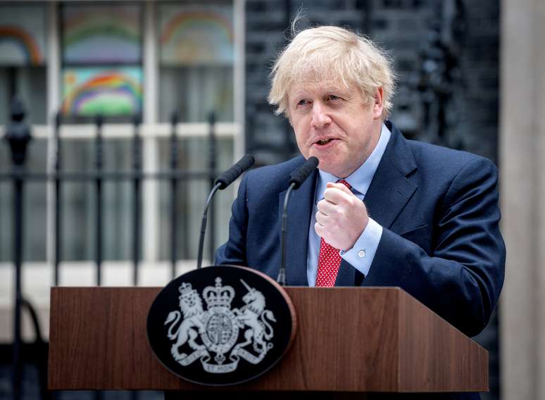 Premiê britânico, Boris Johnson, discursa em frente à sua residência oficial em Londres
27/04/2020 Pippa Fowles/10 Downing Street/Divulgação via REUTERS