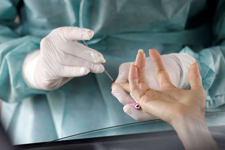 Pessoa é testada para coronavírus em Brasília
21/04/2020
REUTERS/Ueslei Marcelino