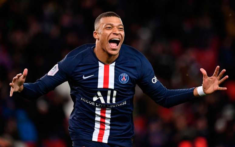 Mbappé pode ter seu contrato renovado com o Paris Saint-Germain (Foto: FRANCK FIFE / AFP)