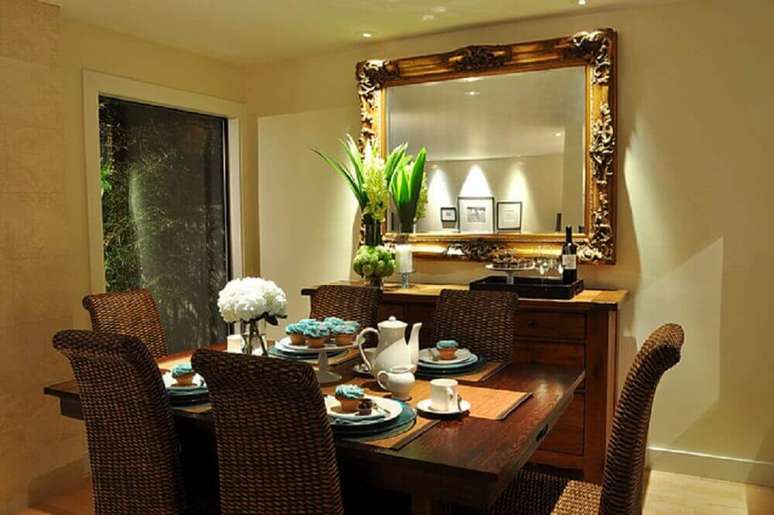 6. Os espelhos decorativos para sala de jantar podem ser o ponto alto da decoração.