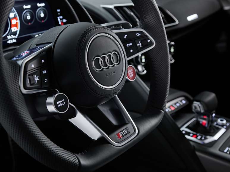 Interior do novo Audi R8: todas as funções são direcionadas para o motorista.