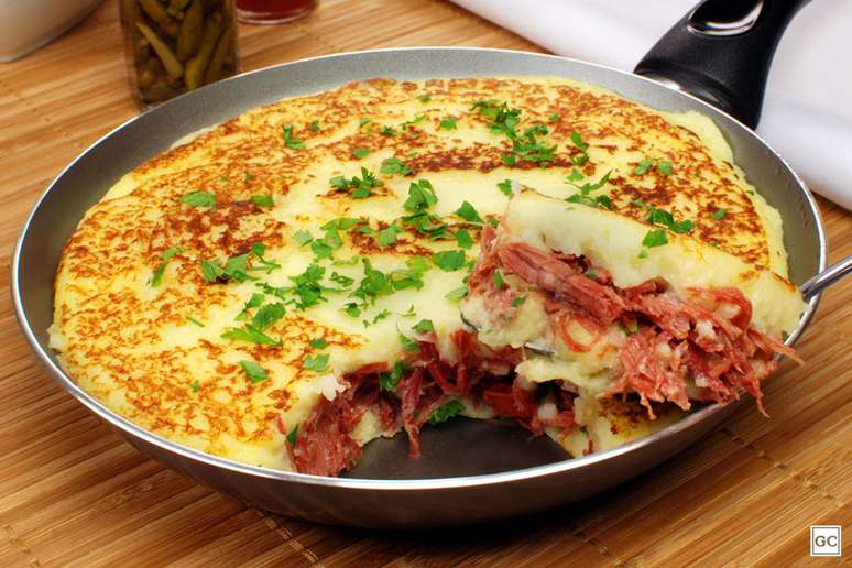 Guia da Cozinha - 11 receitas de escondidinho que v&atilde;o surpreender toda a fam&iacute;lia