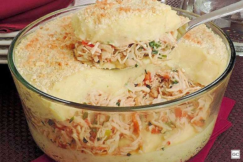 Guia da Cozinha - 11 receitas de escondidinho que v&atilde;o surpreender toda a fam&iacute;lia