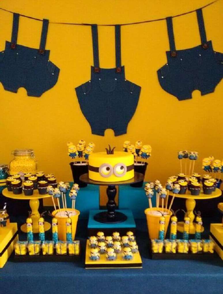 18. Festas dos Minions são ótimas como temas de mesversário – Foto: Constance Zahn