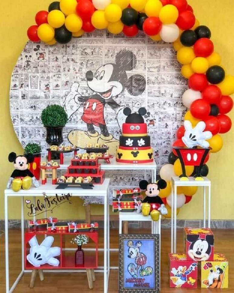 5. A festa do Mickey e da Minnie oferece v&aacute;rias possibilidades como temas de mesvers&aacute;rio &ndash; Foto: Pinterest