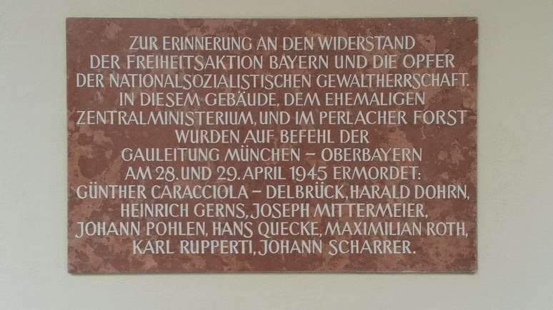 Memorial em Munique mostra nomes de executados