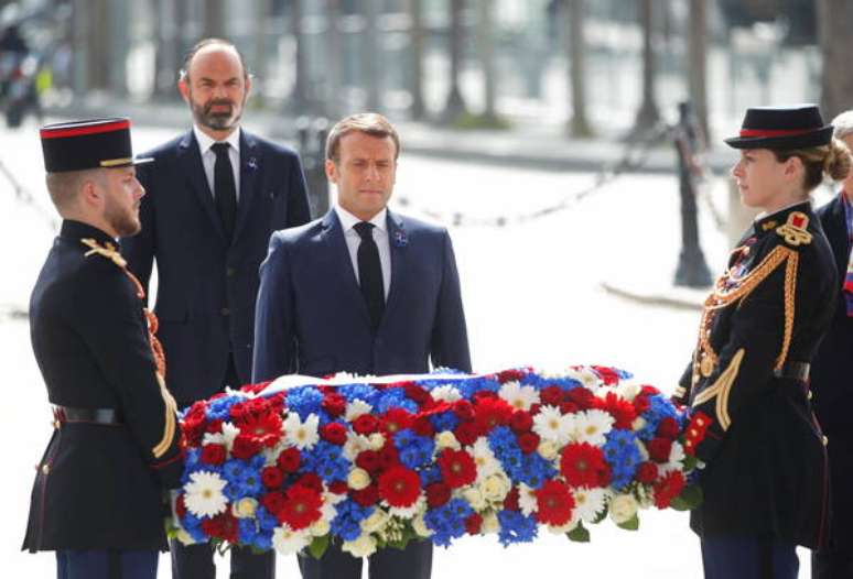 Macron depositou flores no monumento do soldado desconhecido