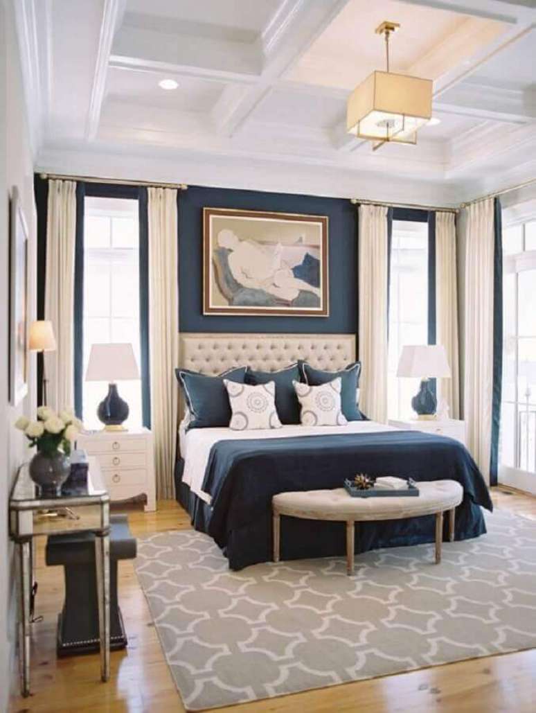 11. Tapete cinza para quarto de casal com decoração clássica – Foto: Futurist Architecture