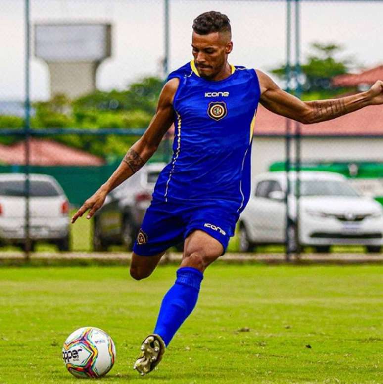 Gedeilson Oliveira joga pelo Madureira (Foto: Divulgação/Instagram)