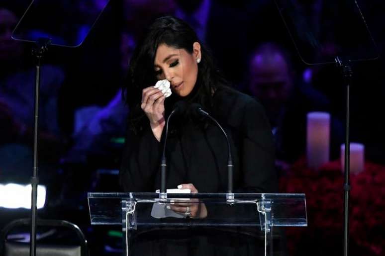 Vanessa Bryant se emocionou durante discurso no memorial de Kobe Bryant, em fevereiro deste ano, no Staples Center, em Los Angeles (Foto: AFP)