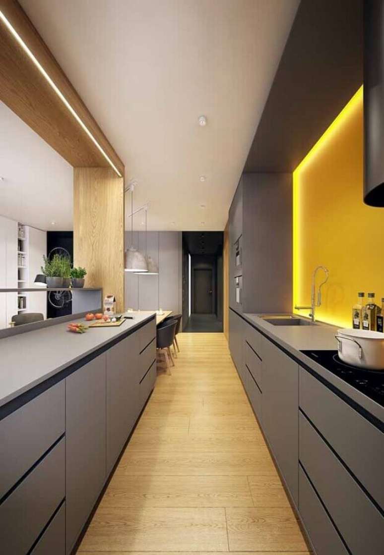 82. Decoração moderna para cozinha completa cinza e amarela com armários planejados – Foto: Pinterest