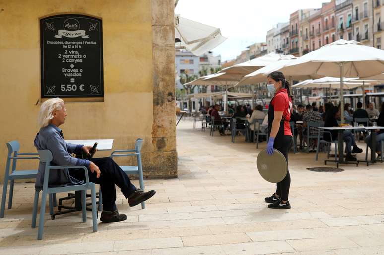 Bar em Tarragona, Espanha
12/5/2020 REUTERS/Nacho Doce