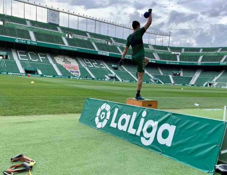 Elenco do Elche treinou normalmente até a última terça-feira (Foto: Divulgação / Elche)