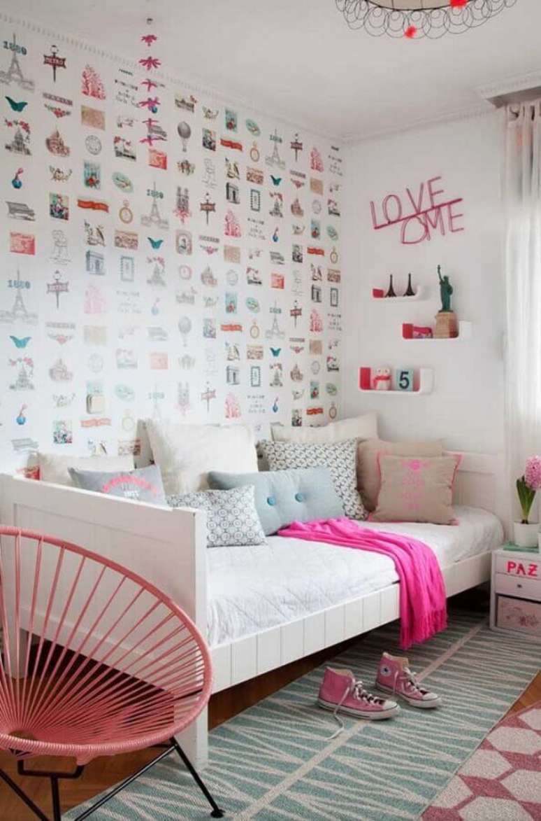51. Papel de parede para decora&ccedil;&atilde;o de quarto de solteiro feminino pequeno simples &ndash; Foto: We Love It