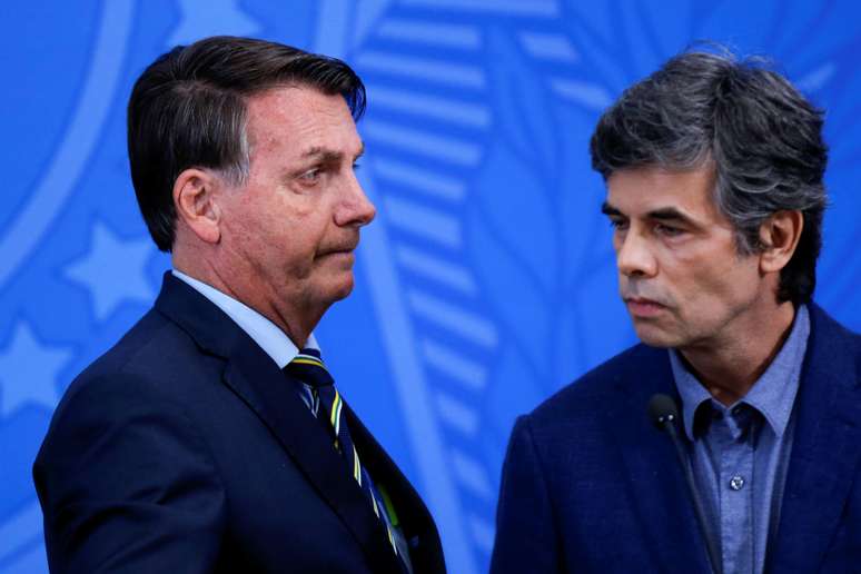 Bolsonaro e Teich, quando este ainda era ministro da Saúde
16/04/2020
REUTERS/Adriano Machado
