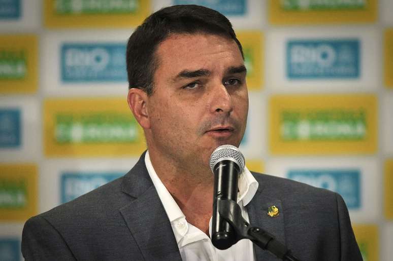 A investigação citada mirou em supostos crimes de lavagem de dinheiro e falsidade ideológica envolvendo a declaração de bens do senador Flávio Bolsonaro 
