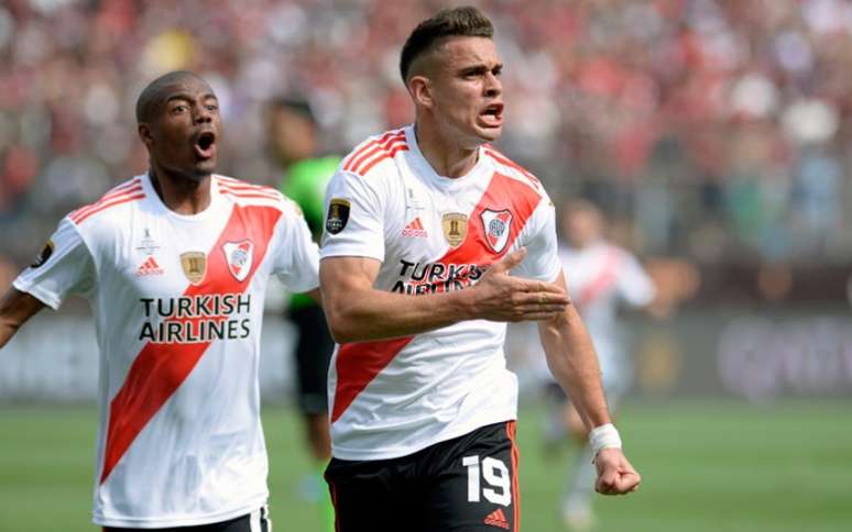 Rafael Santos Borré é um dos grandes destaques do River Plate na temporada (Foto: ERNESTO BENAVIDES / AFP)