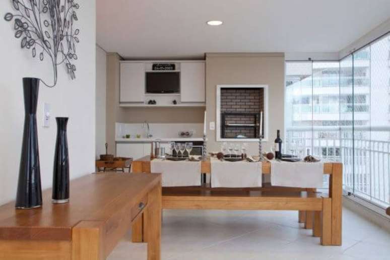 94. M&oacute;veis de madeira para varanda gourmet &ndash; Via: Deborah Basso