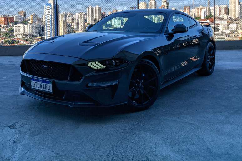 O novo Mustang at&eacute; permite ser conduzido na grande cidade, mas n&atilde;o &eacute; a sua praia.