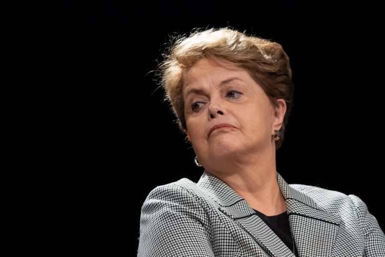 TCU absolve Dilma e Palocci por irregularidade na compra da refinaria de Pasadena
