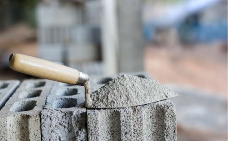 3. O cimento é um material de construção muito usado em obras e reformas. Fonte: Mapa de Obra