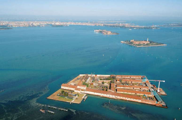 Ilha do Lazzaretto Vecchio, na Lagoa de Veneza