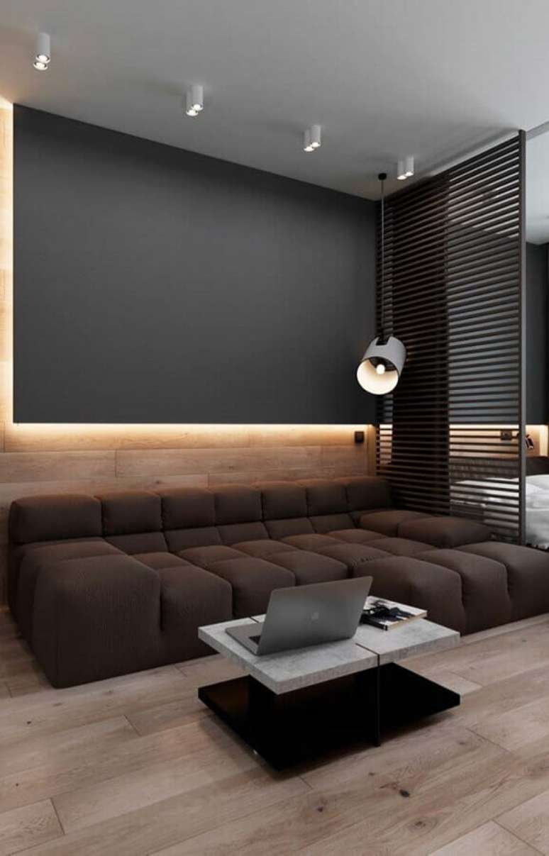 13. Decoração moderna com sofá modular marrom – Foto: Archello