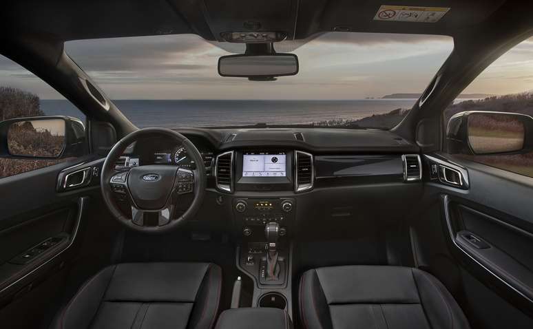Interior da Ranger Thunder procura procura oferecer a sensa&ccedil;&atilde;o de um SUV.