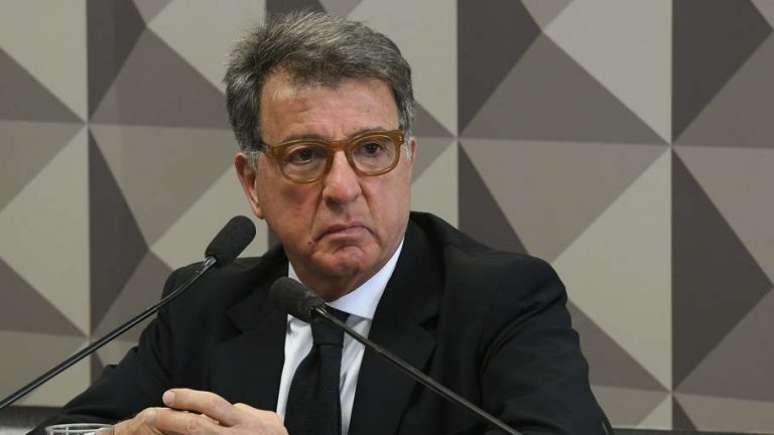 Paulo Marinho depõe por cinco horas e, ao sair, alega que processo é sigiloso
